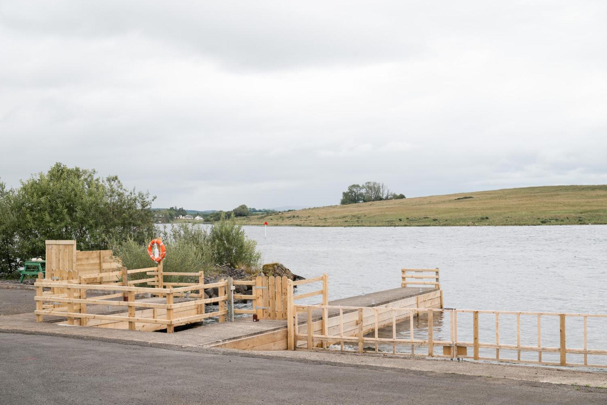 Lakescape - Waterfront Self- Catering Cabins Enniskillen Esterno foto
